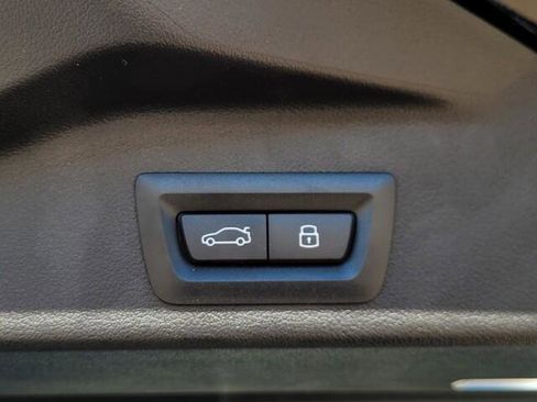 Certified 2025 BMW X5 sDrive40i w/ Premium Package image 9