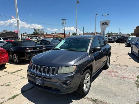 Used 2017 Jeep Compass Sport w/ Power Value Group AWD/4WD image 3