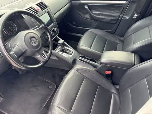 Used 2010 Volkswagen Jetta Limited Edition image 9