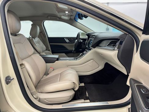 Used 2018 Lincoln Continental Select FWD image 17