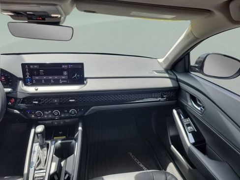 Used 2023 Honda Accord Touring image 7