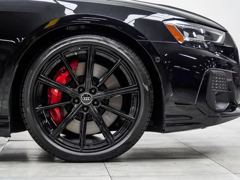 Used 2024 Audi S8 w/ S8 Comfort Plus Package AWD/4WD image 11