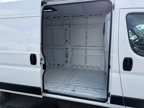 New 2026 RAM ProMaster 2500 w/ Convenience Group image 15