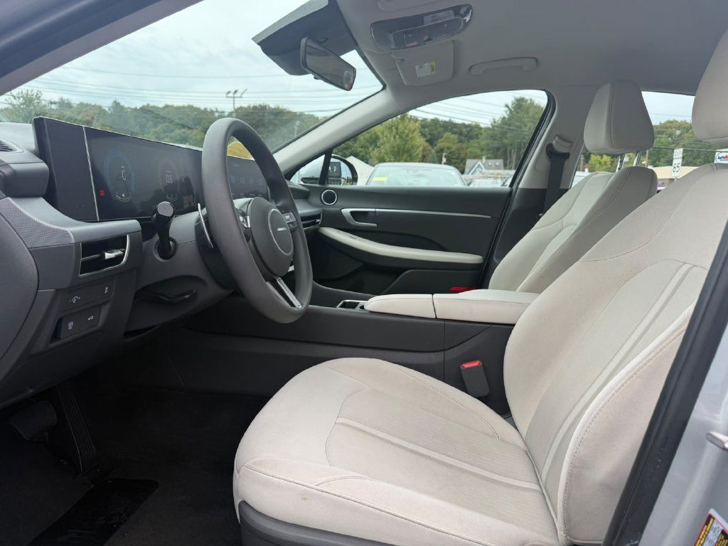 Used 2024 Hyundai Sonata SEL FWD image 13