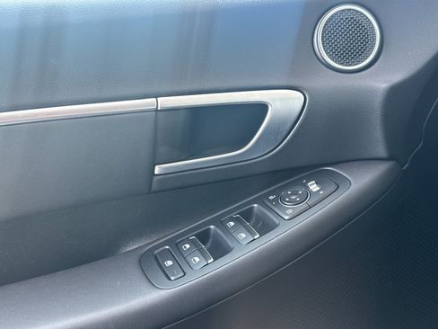 Used 2025 Hyundai Sonata SEL FWD image 11
