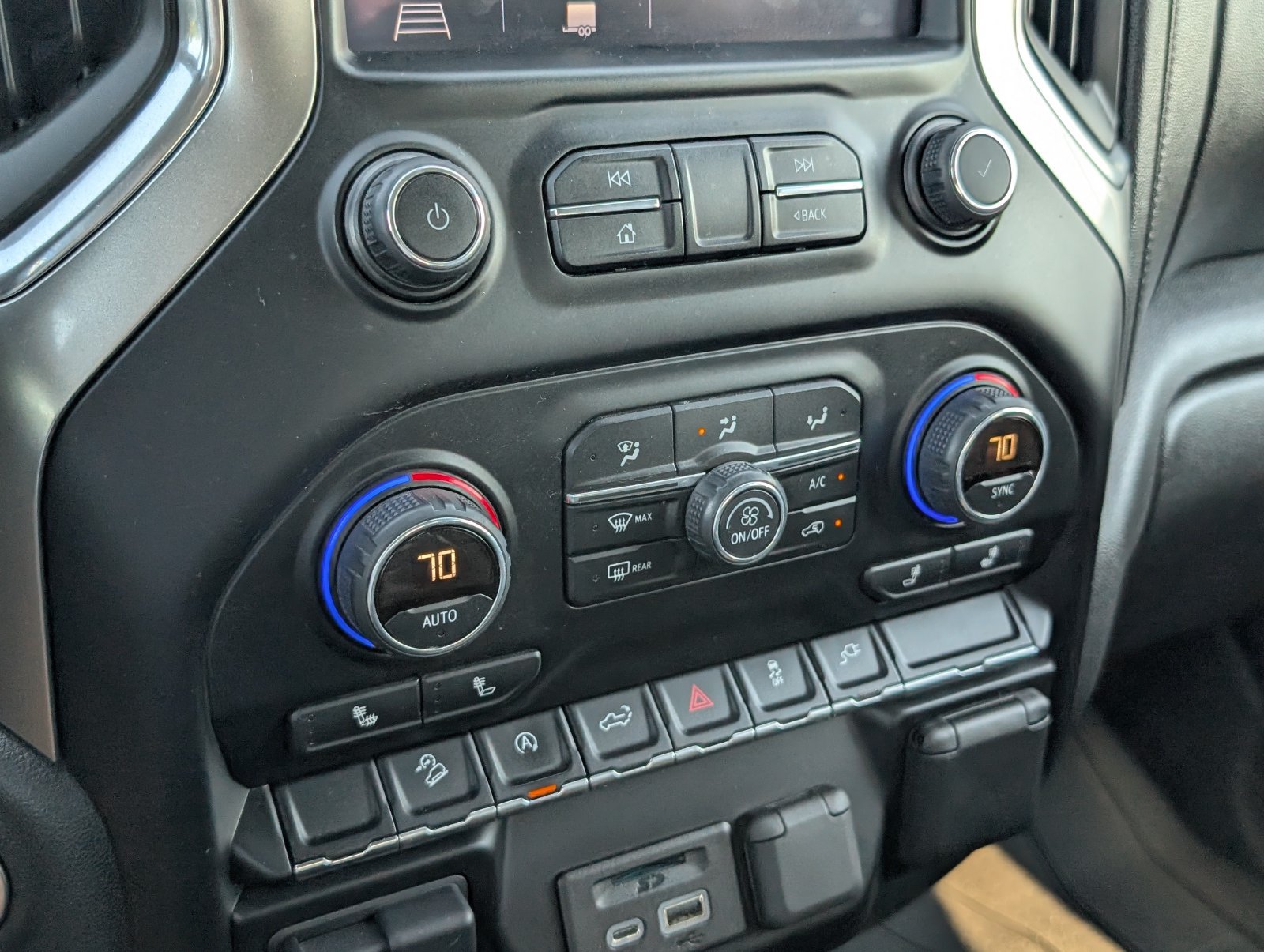 Used 2019 Chevrolet Silverado 1500 LT w/ All-Star Edition AWD/4WD image 11