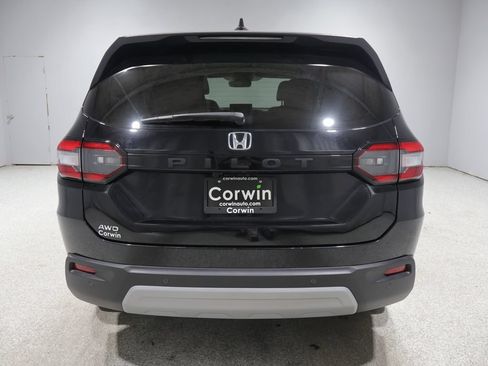 Used 2025 Honda Pilot EX-L image 3