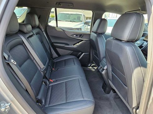 Used 2025 Chevrolet Equinox LT w/ Convenience Package II FWD image 18
