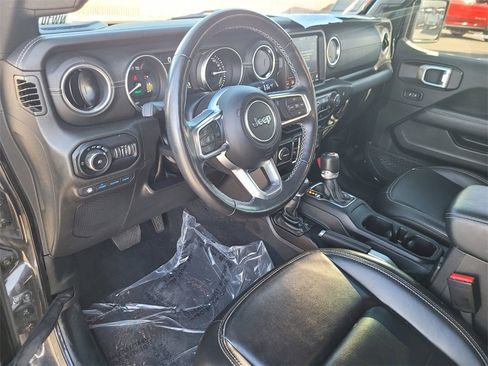 Used 2022 Jeep Wrangler Unlimited Sahara w/ Cold Weather Group image 14