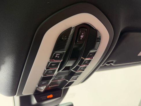 Used 2024 Porsche Macan S image 24