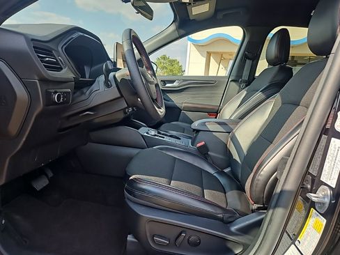 Used 2025 Ford Escape ST-Line image 10