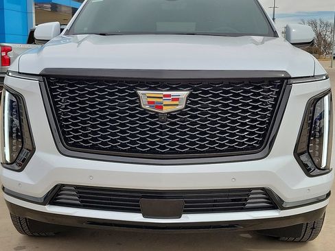 Used 2026 Cadillac Escalade ESV Sport w/ LPO, Floor Liner Package RWD image 9