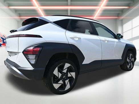 Used 2024 Hyundai Kona Limited AWD/4WD image 3