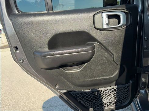 Used 2023 Jeep Gladiator Sport AWD/4WD image 30