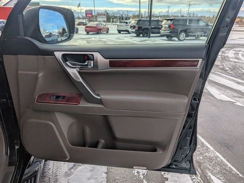 Used 2013 Lexus GX 460 image 22