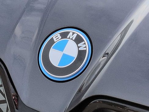 Used 2024 BMW iX xDrive50 w/ Premium Package AWD/4WD image 12