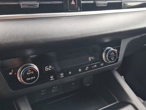 Used 2024 Mitsubishi Outlander SE AWD/4WD image 29