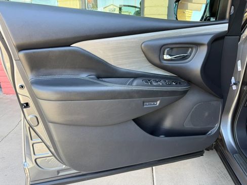 Used 2015 Nissan Murano Platinum w/ Platinum Technology Package AWD/4WD image 18