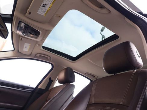 Used 2016 BMW 535i Sedan image 18