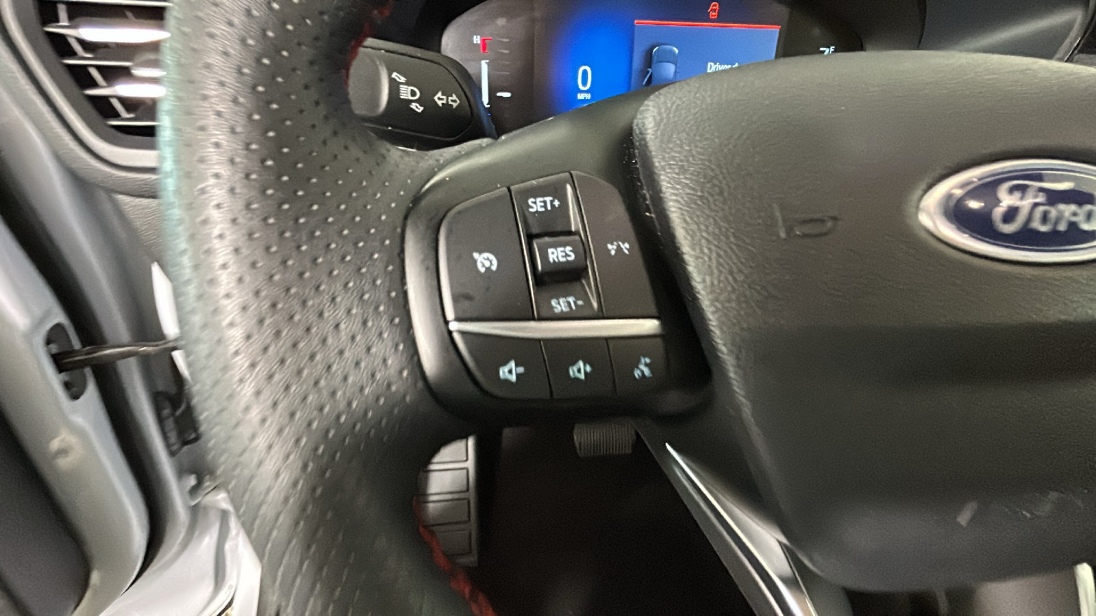 Used 2025 Ford Escape ST-Line Select AWD/4WD image 18