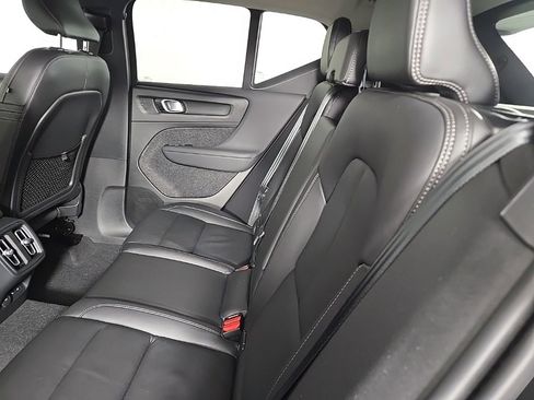 Certified 2024 Volvo XC40 B5 Plus w/ Protection Package Premier image 18