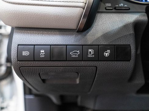 Used 2024 Toyota Camry SE w/ Cold Weather Package FWD image 22