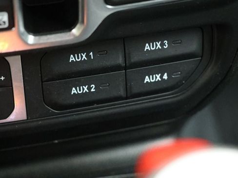 Used 2024 Jeep Wrangler Willys image 27