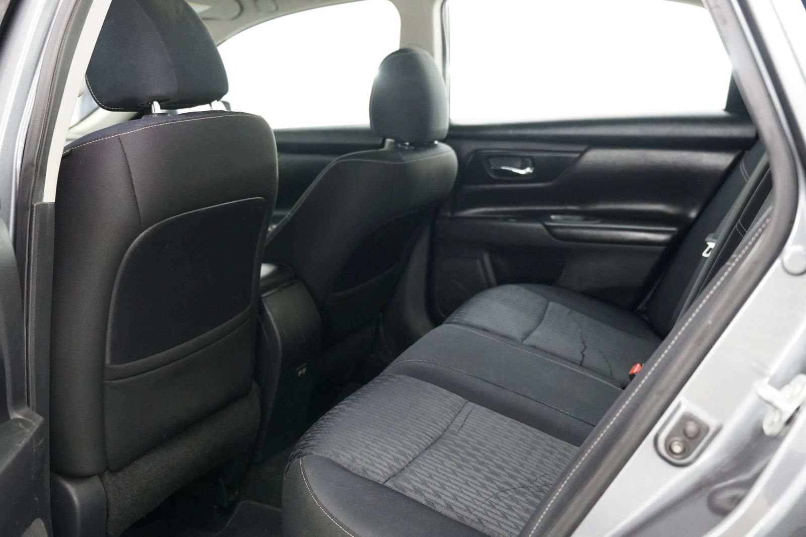 Used 2017 Nissan Altima 2.5 S w/ Power Driver Seat Package FWD image 22