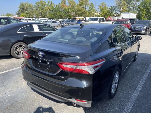 Used 2019 Toyota Camry LE FWD image 12