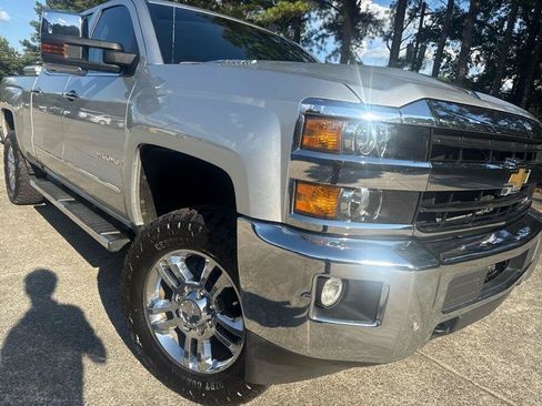 Used 2018 Chevrolet Silverado 2500 LTZ w/ Duramax Plus Package AWD/4WD image 18
