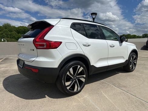 Certified 2023 Volvo XC40 B5 Plus w/ Protection Package Premier AWD/4WD image 9