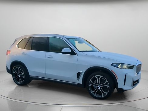 Used 2025 BMW X5 sDrive40i w/ Premium Package RWD image 34