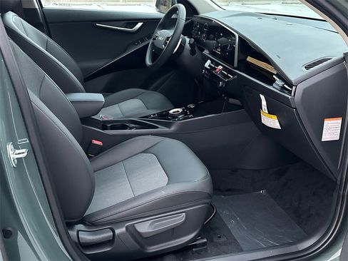 New 2025 Kia Niro Wind image 12