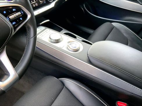 Used 2022 Genesis GV70 2.5T w/ Sport Prestige Package image 16