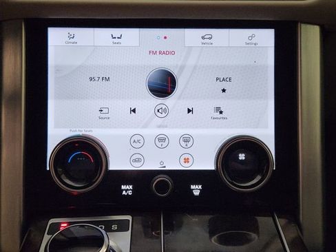 Used 2021 Land Rover Range Rover P525 Westminster Edition LWB image 19