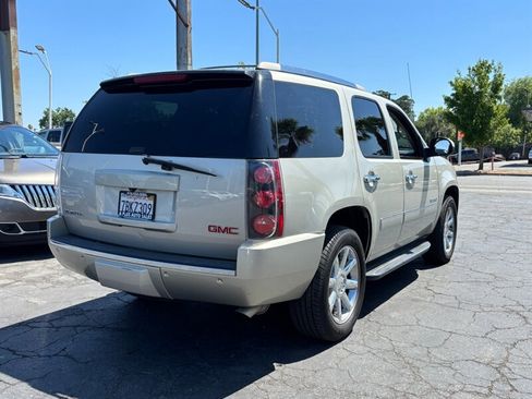 Used 2014 GMC Yukon Denali image 3