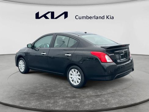 Used 2019 Nissan Versa SV FWD image 3