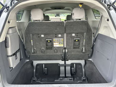 Used 2023 Toyota Sienna LE AWD/4WD image 25