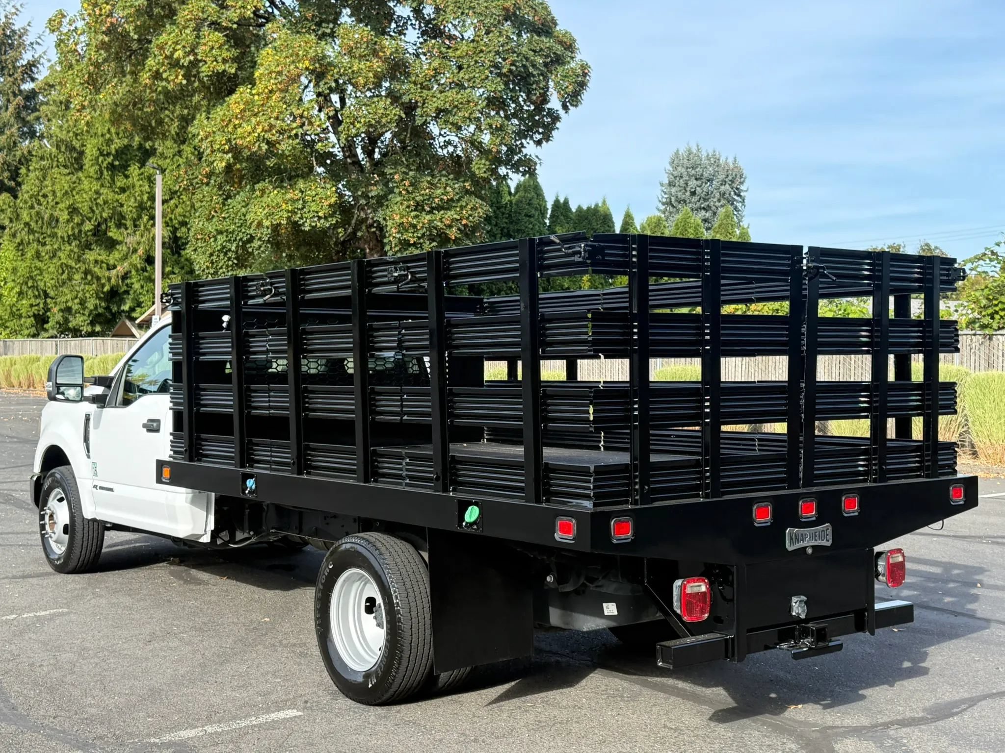 Used 2022 Ford F350 XL w/ Power Equipment Group RWD image 3