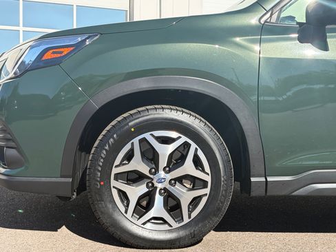 Used 2024 Subaru Forester Premium AWD/4WD image 10