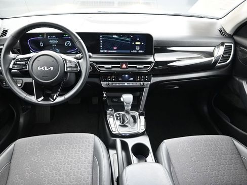 Used 2025 Kia Seltos S FWD image 17