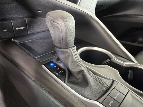 Used 2024 Toyota Camry LE FWD image 30