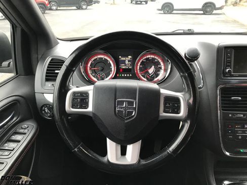 Certified 2019 Dodge Grand Caravan GT image 14