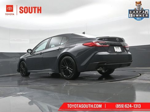 Used 2025 Toyota Camry SE FWD image 43