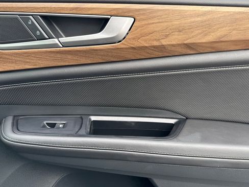 Used 2025 Volkswagen Atlas SE image 20