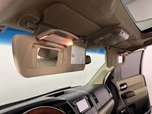 Used 2017 Toyota Sequoia Platinum RWD image 35