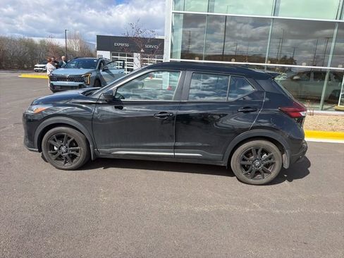 Used 2024 Nissan Kicks SR w/ SR Premium Package image 19