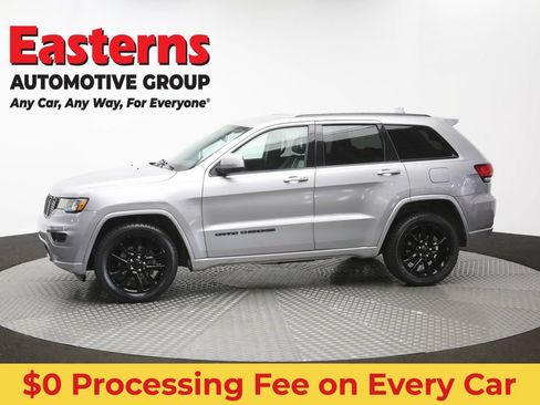 Used 2017 Jeep Grand Cherokee Laredo AWD/4WD image 58