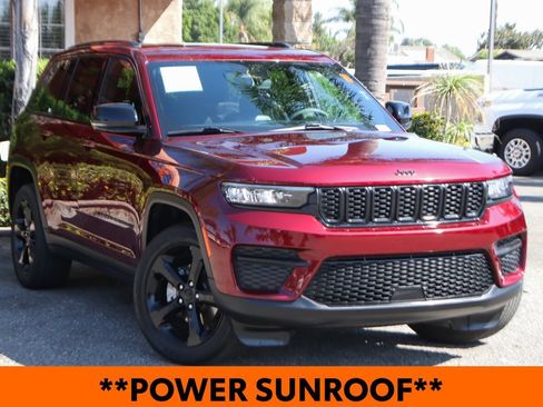 Used 2024 Jeep Grand Cherokee Altitude RWD image 2