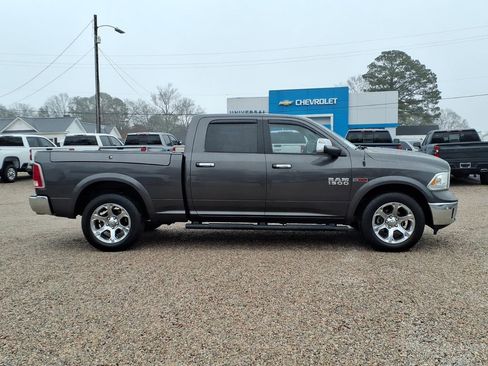 Used 2016 RAM 1500 Laramie w/ Convenience Group image 10